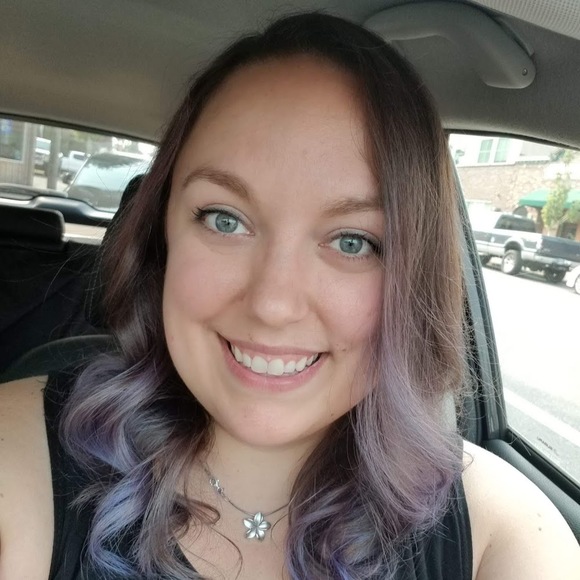 Meet your Posher, Crystel - Picture 1 of 1